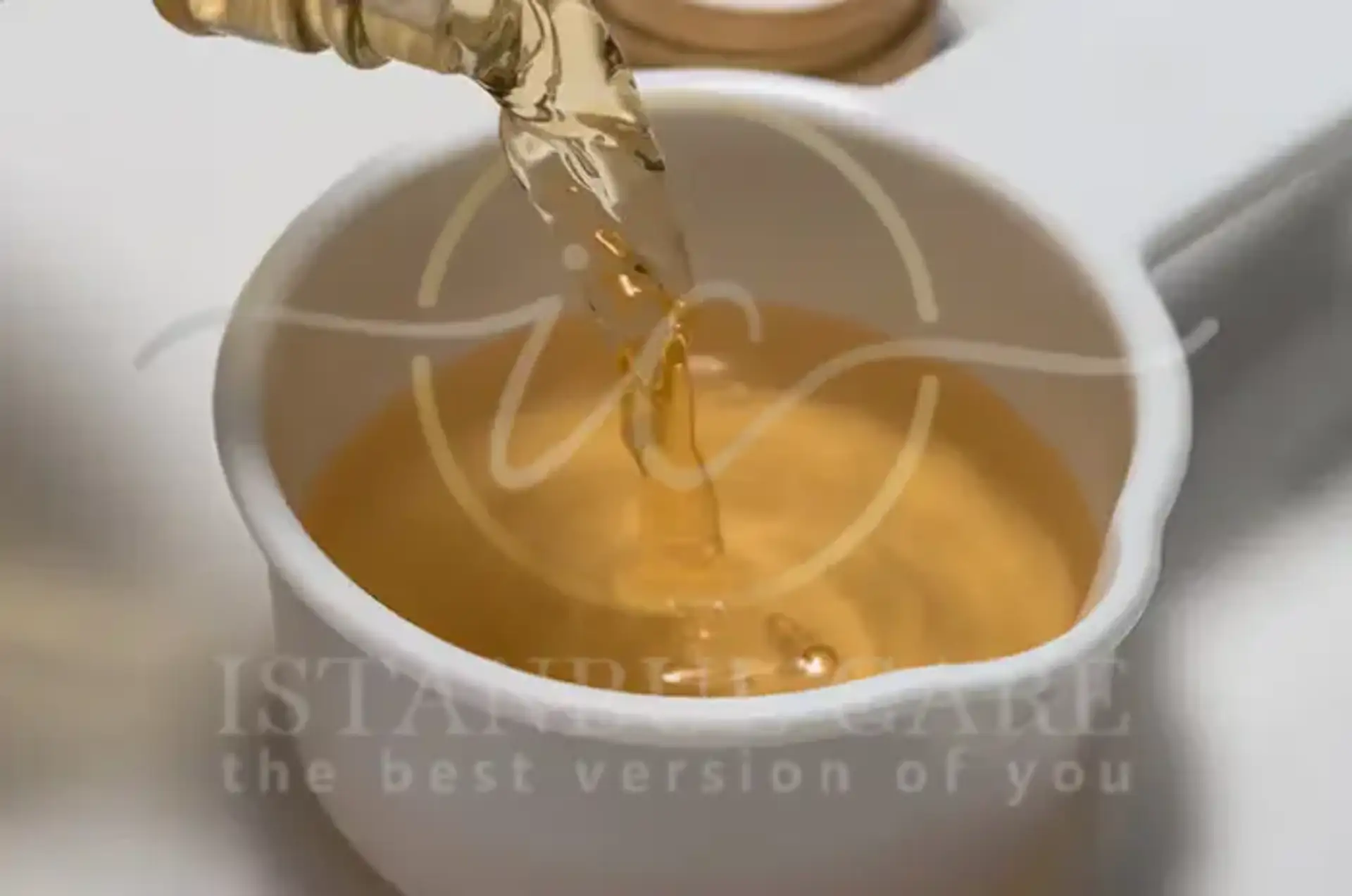 Explore the Benefits of Apple Cider Vinegar Rinse